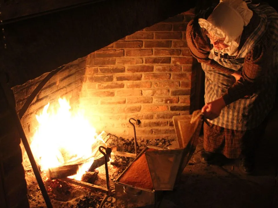 Christmas by Candlelight: Making Soft Gingerbread Over the Hearth